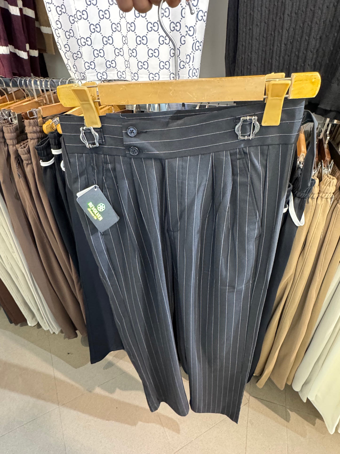 Black lining Gurkha pant