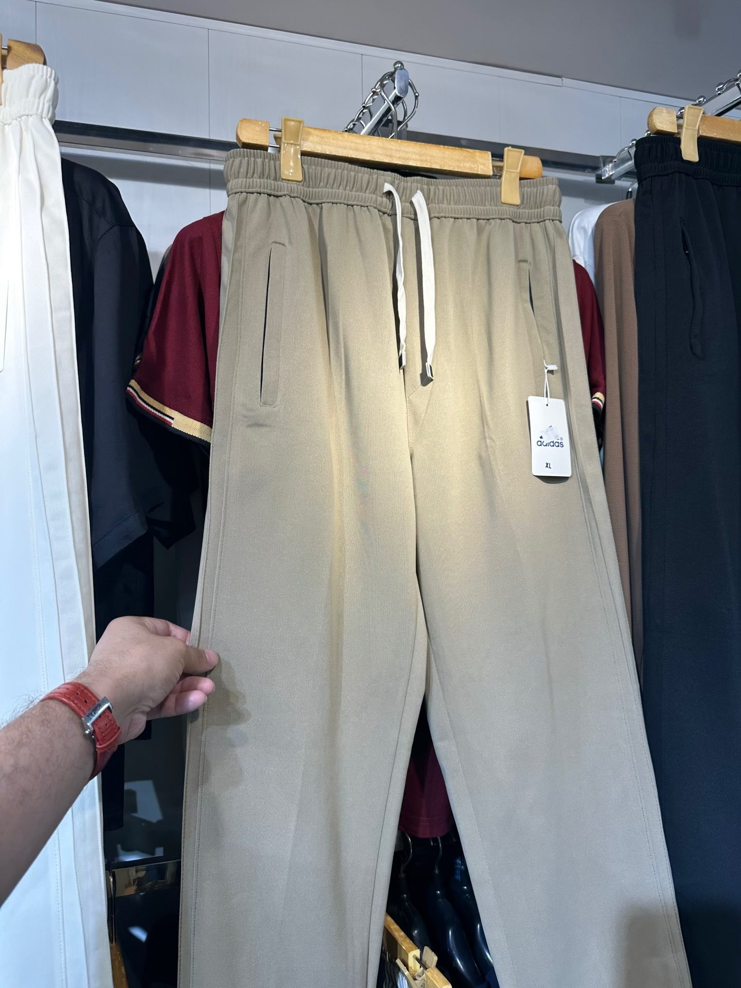 •	Everyday Relaxed Trouser