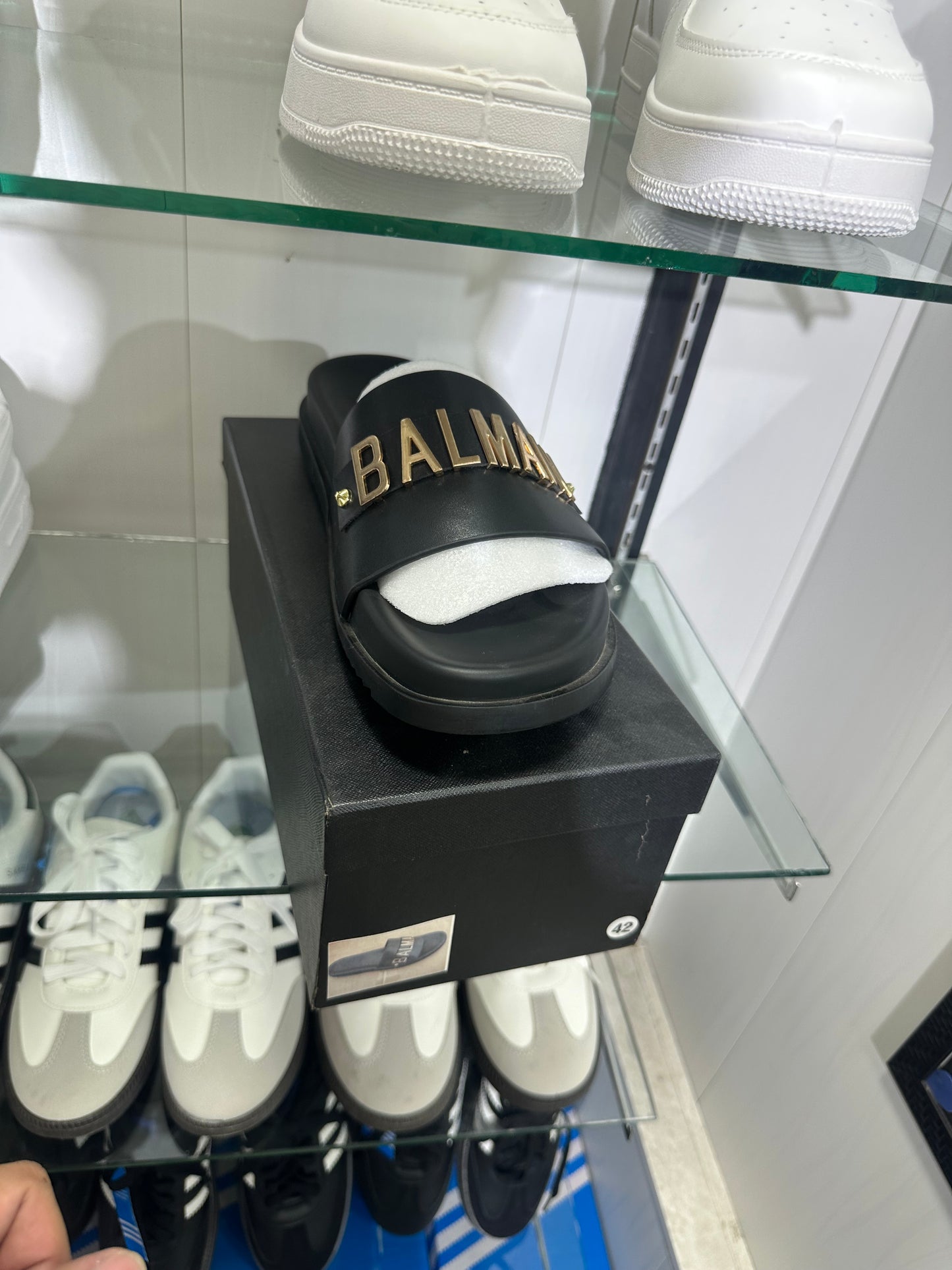 Balmain slide