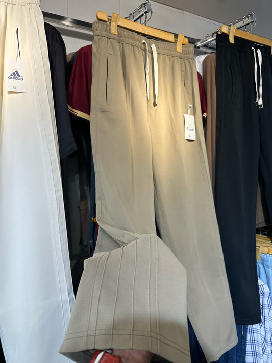 •	Everyday Relaxed Trouser