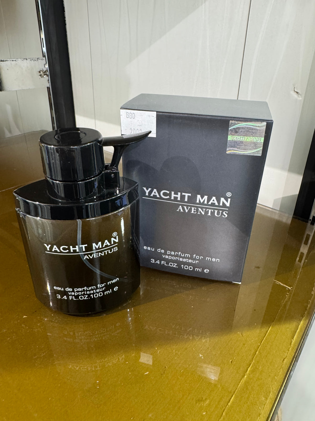 Yacht Man Aventus